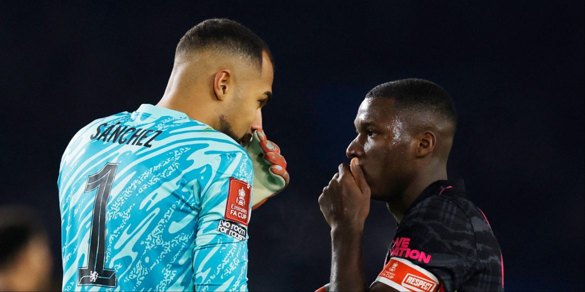 Chelsea must rue selling "Messi of goalkeepers" who’s better than Sanchez